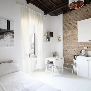 White Ostilia Apartament Rzym